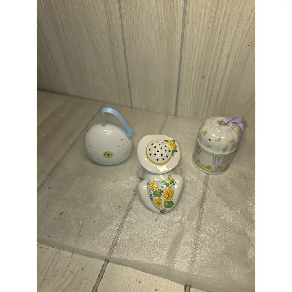 Vtg Potpourri Pomanders Set Of 3 Avon Frog 2 Floral Drawer Freshners Frangrance